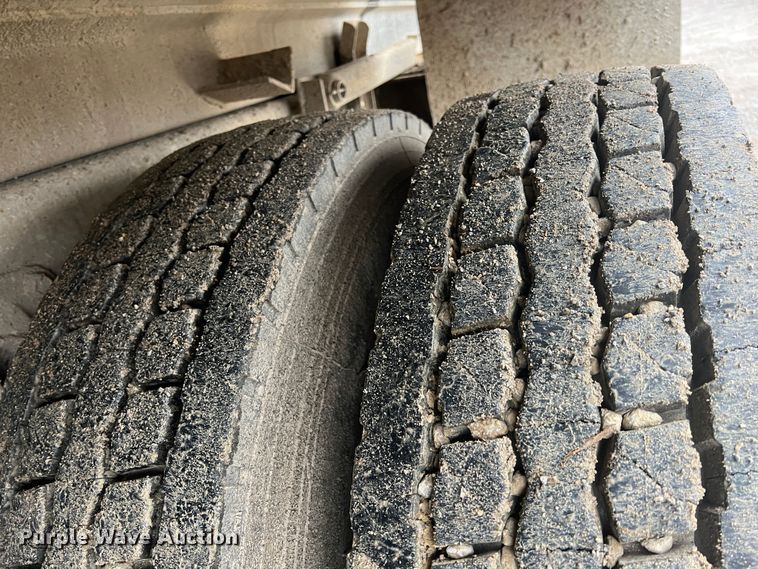 image for item ID9461 1996 International 2554  dump truck