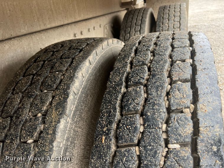 image for item ID9461 1996 International 2554  dump truck