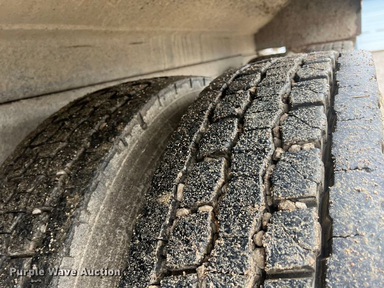 image for item ID9461 1996 International 2554  dump truck