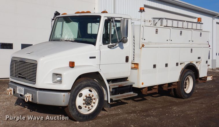 image for item IO9404 2001 Freightliner FL70  utility / service truck