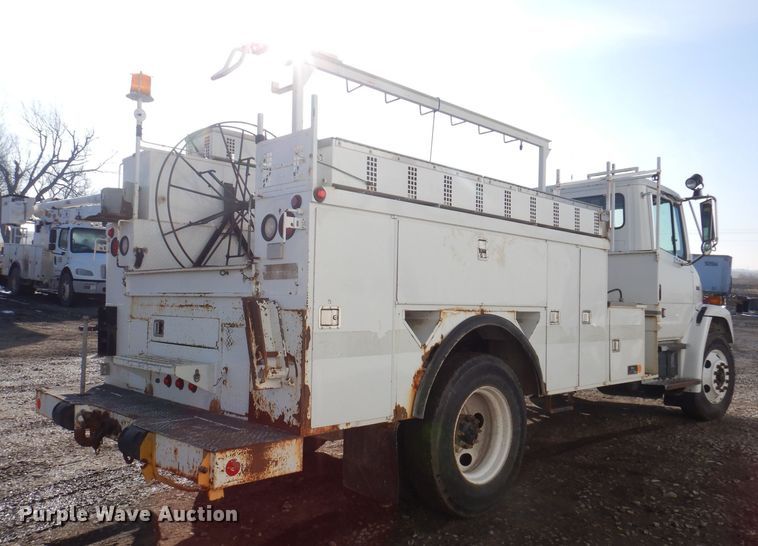 image for item IO9404 2001 Freightliner FL70  utility / service truck