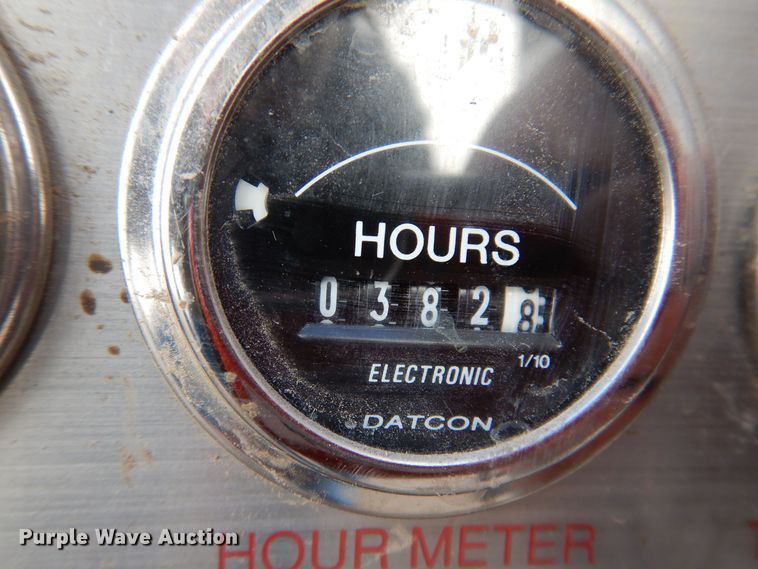 image for item IO9404 2001 Freightliner FL70  utility / service truck