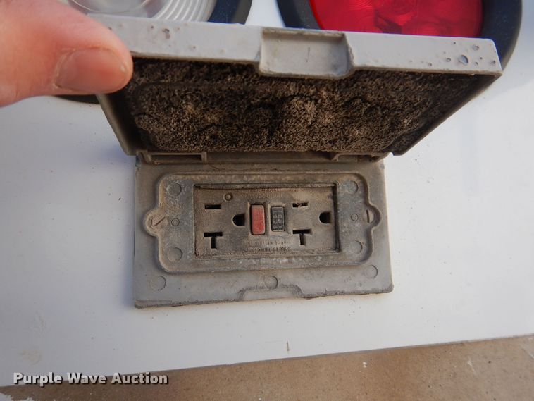 image for item IO9404 2001 Freightliner FL70  utility / service truck