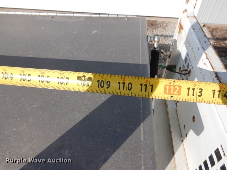 image for item IO9404 2001 Freightliner FL70  utility / service truck