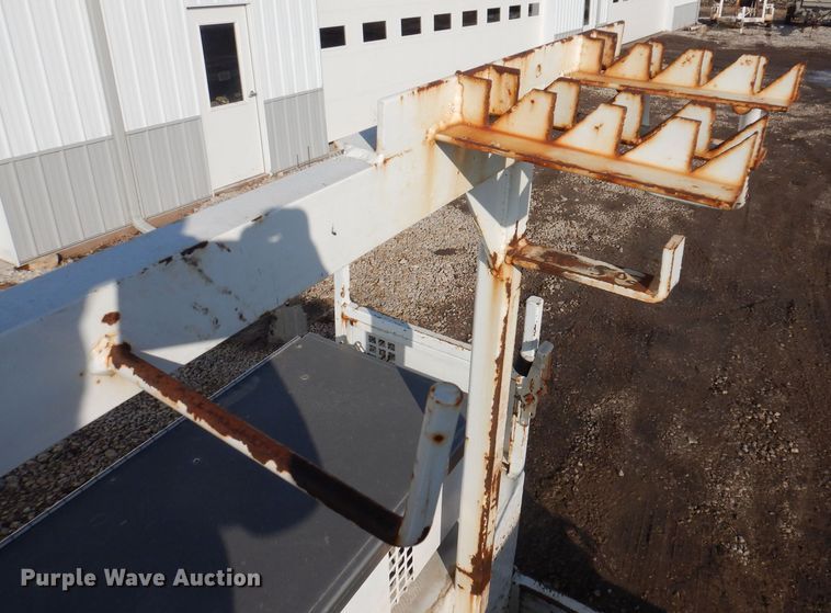 image for item IO9404 2001 Freightliner FL70  utility / service truck