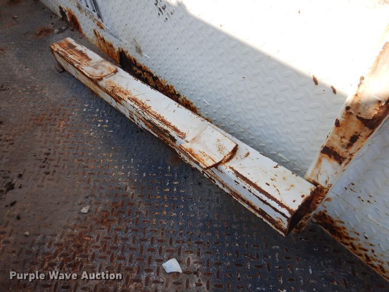 image for item IO9404 2001 Freightliner FL70  utility / service truck