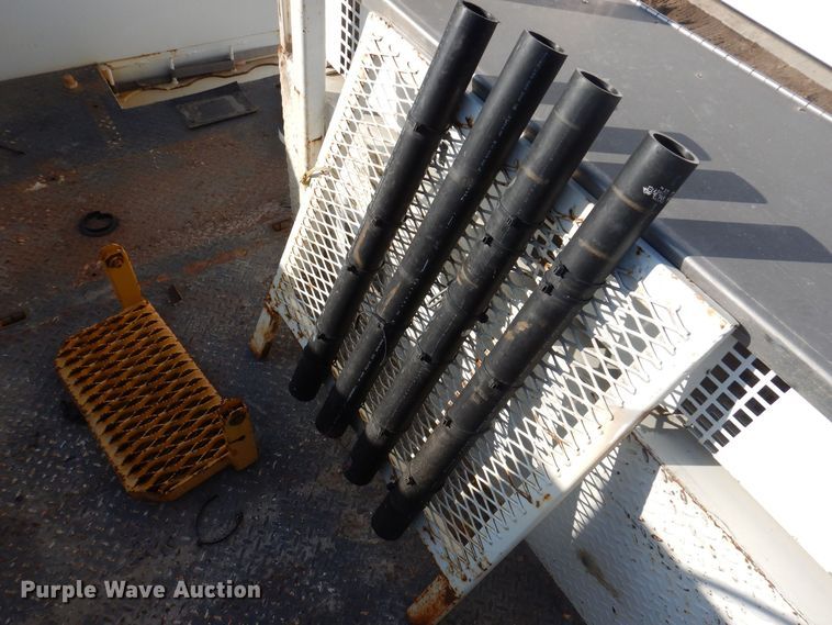 image for item IO9404 2001 Freightliner FL70  utility / service truck