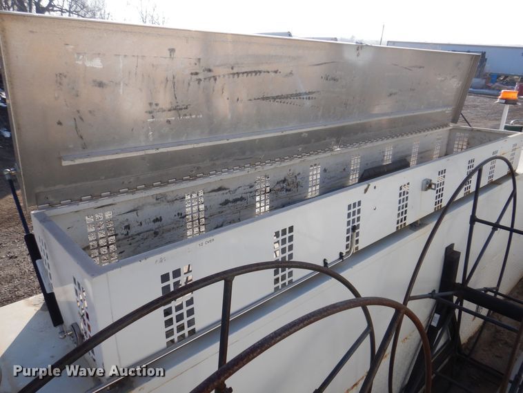 image for item IO9404 2001 Freightliner FL70  utility / service truck