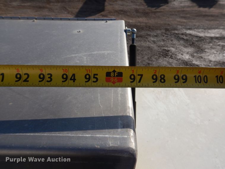 image for item IO9404 2001 Freightliner FL70  utility / service truck