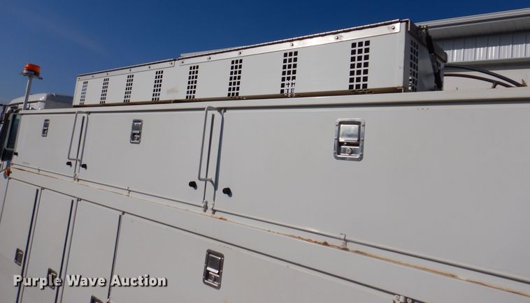 image for item IO9404 2001 Freightliner FL70  utility / service truck