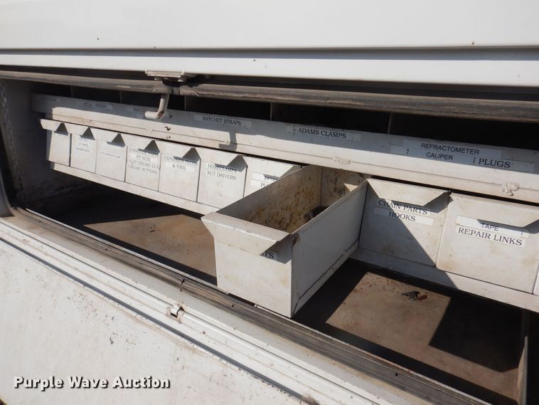 image for item IO9404 2001 Freightliner FL70  utility / service truck