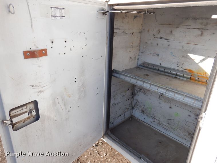 image for item IO9404 2001 Freightliner FL70  utility / service truck