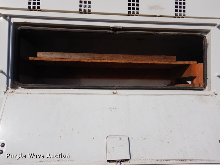 image for item IO9404 2001 Freightliner FL70  utility / service truck