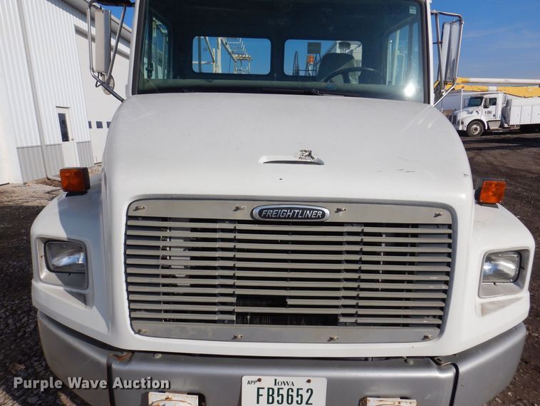 image for item IO9404 2001 Freightliner FL70  utility / service truck