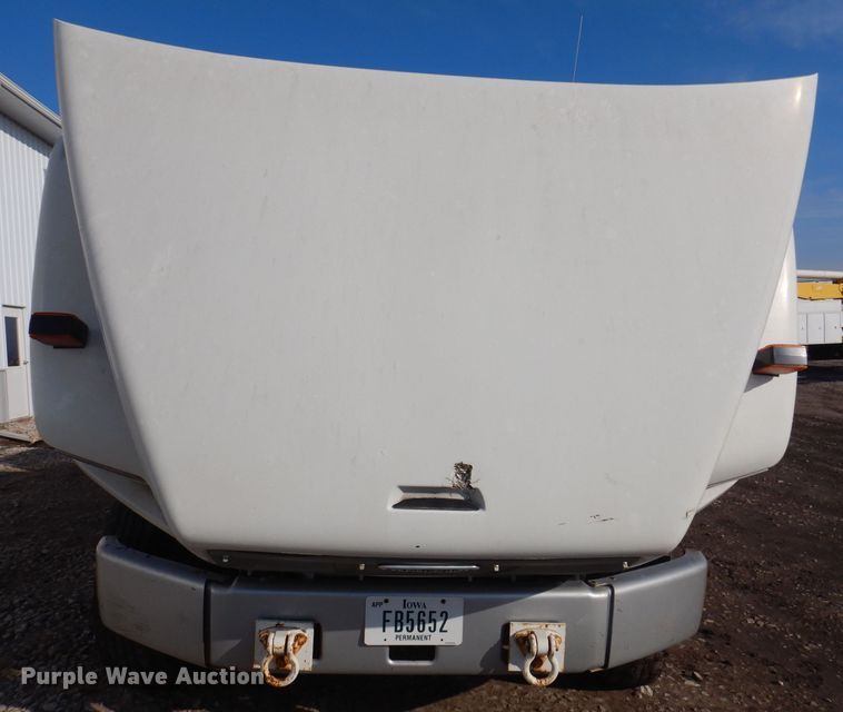 image for item IO9404 2001 Freightliner FL70  utility / service truck