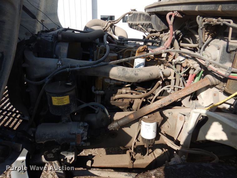 image for item IO9404 2001 Freightliner FL70  utility / service truck