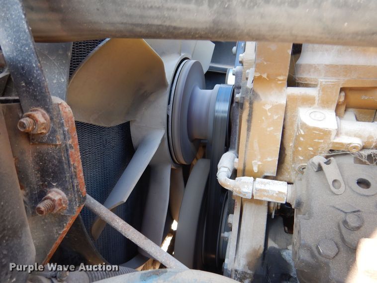 image for item IO9404 2001 Freightliner FL70  utility / service truck