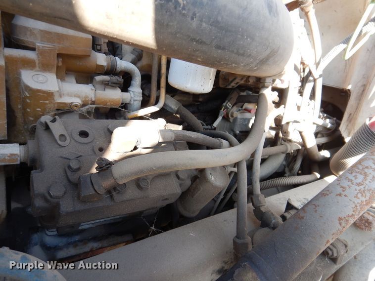 image for item IO9404 2001 Freightliner FL70  utility / service truck