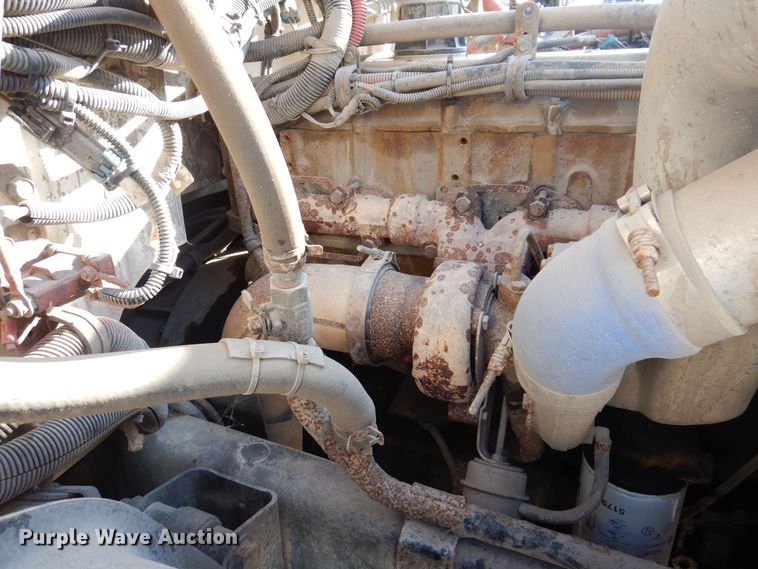 image for item IO9404 2001 Freightliner FL70  utility / service truck