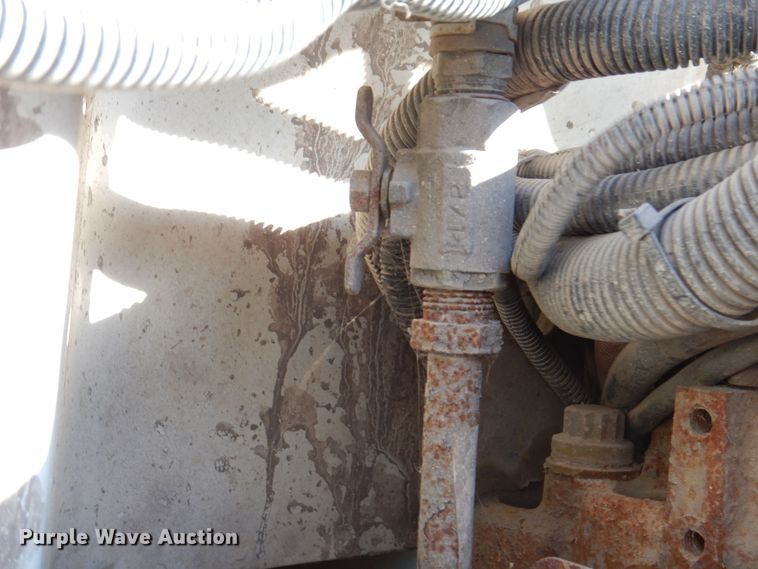 image for item IO9404 2001 Freightliner FL70  utility / service truck