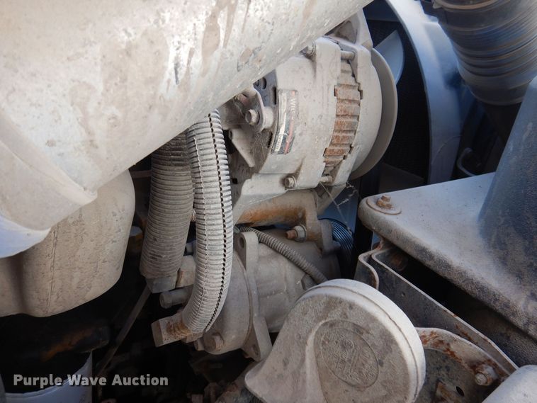 image for item IO9404 2001 Freightliner FL70  utility / service truck