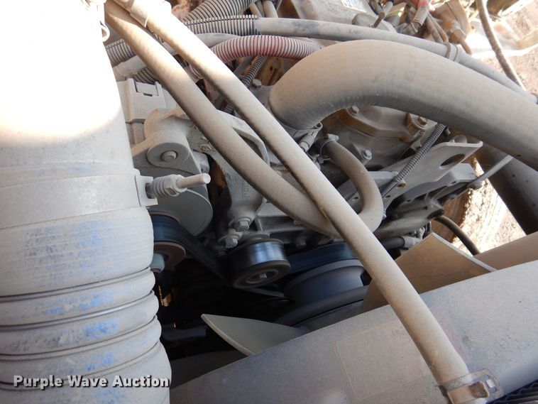 image for item IO9404 2001 Freightliner FL70  utility / service truck