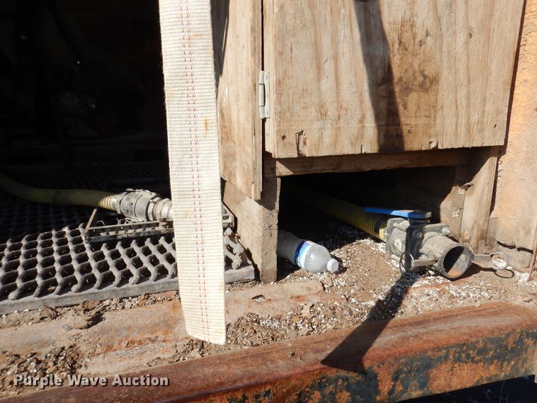 image for item IO9407 1994 International 9200  box truck