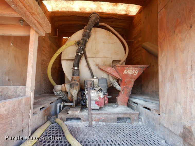 image for item IO9407 1994 International 9200  box truck