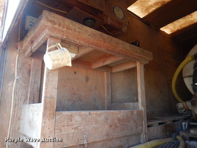 image for item IO9407 1994 International 9200  box truck