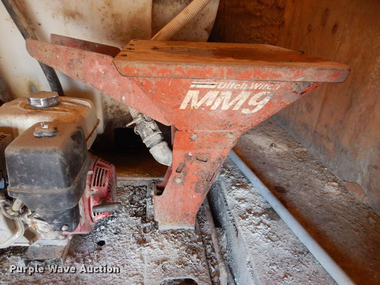 image for item IO9407 1994 International 9200  box truck