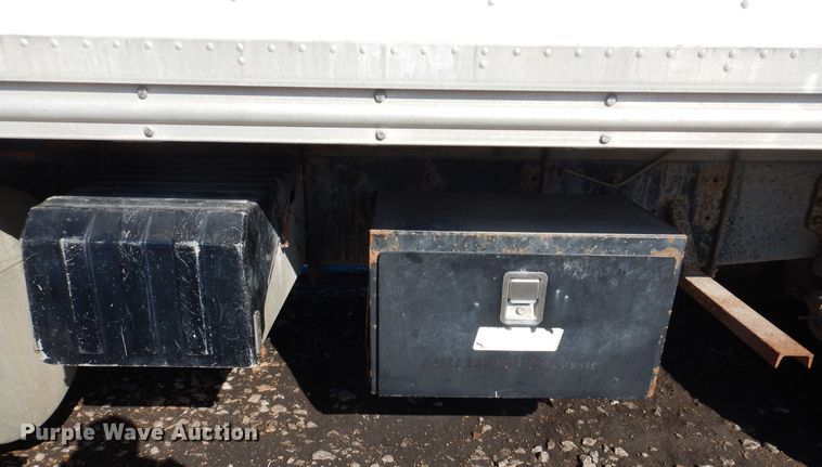 image for item IO9407 1994 International 9200  box truck