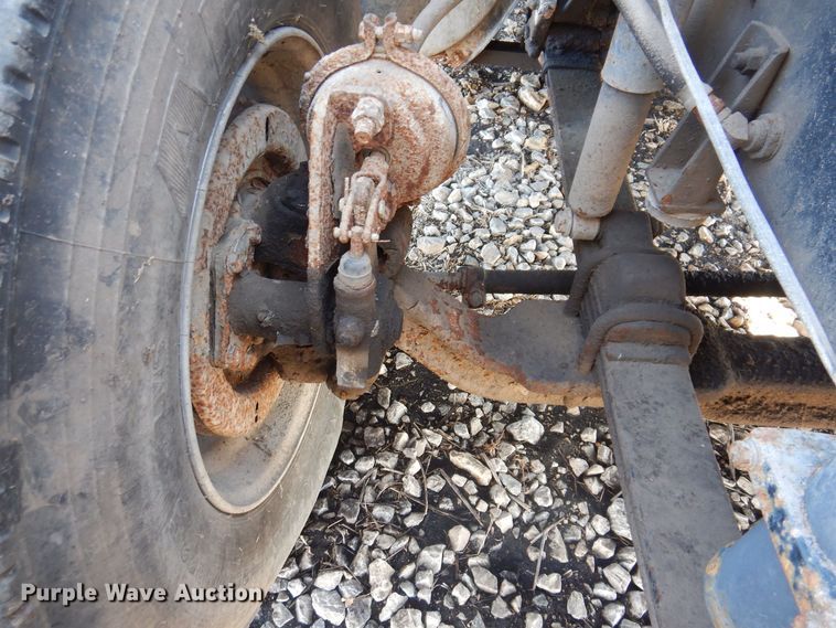 image for item IO9407 1994 International 9200  box truck