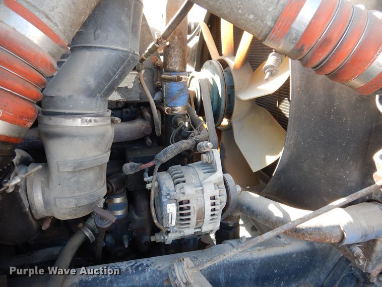 image for item IO9407 1994 International 9200  box truck