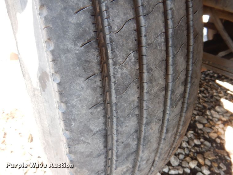 image for item IO9407 1994 International 9200  box truck