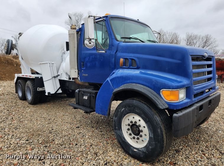 image for item JB9601 2000 Sterling L9500  ready mix truck