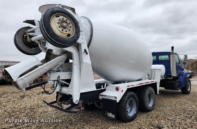 image for item JB9601 2000 Sterling L9500  ready mix truck