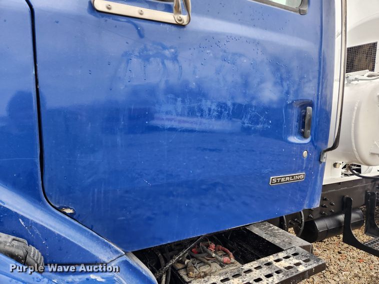 image for item JB9601 2000 Sterling L9500  ready mix truck