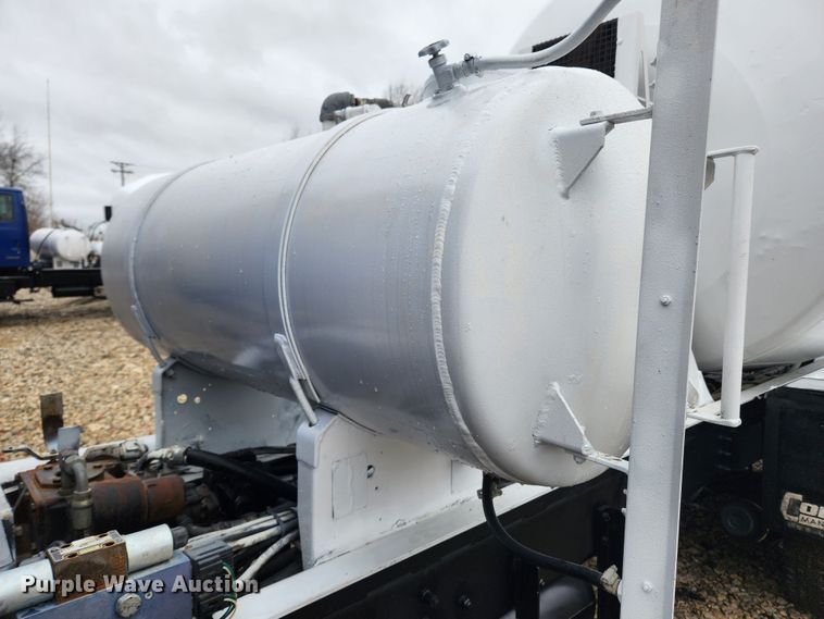 image for item JB9601 2000 Sterling L9500  ready mix truck