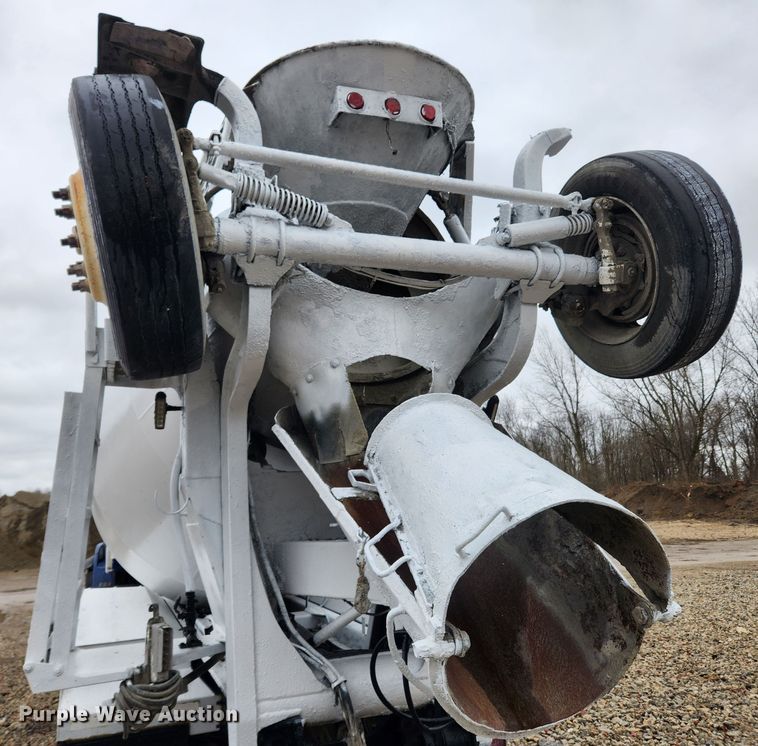 image for item JB9601 2000 Sterling L9500  ready mix truck