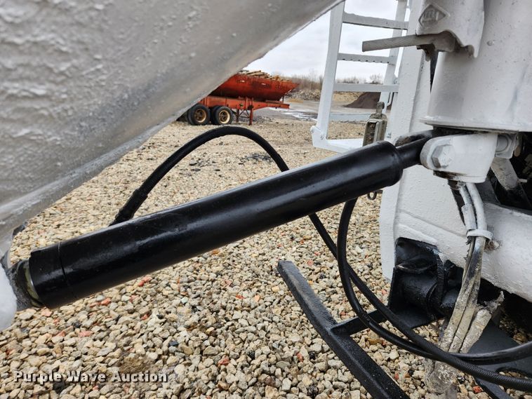 image for item JB9601 2000 Sterling L9500  ready mix truck