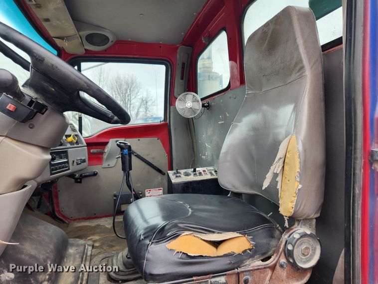 image for item JB9601 2000 Sterling L9500  ready mix truck