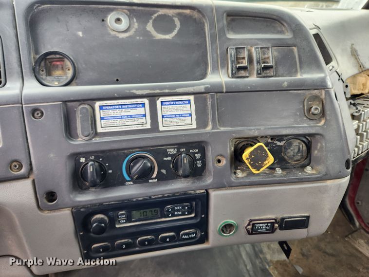 image for item JB9601 2000 Sterling L9500  ready mix truck