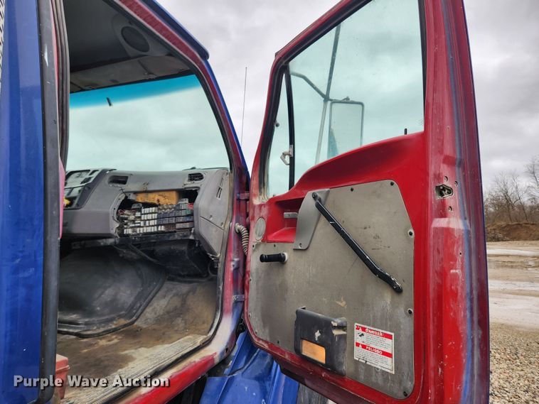 image for item JB9601 2000 Sterling L9500  ready mix truck