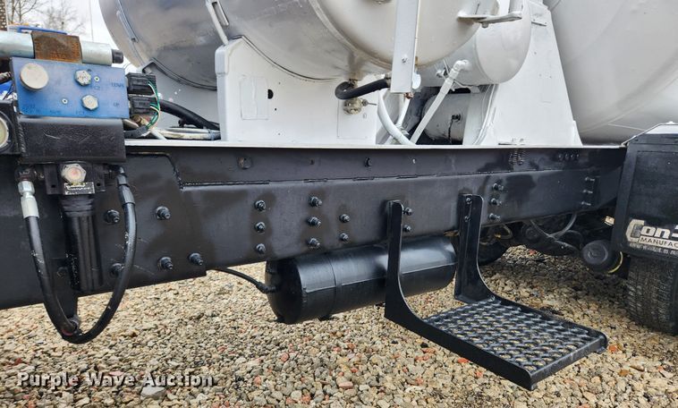 image for item JB9601 2000 Sterling L9500  ready mix truck