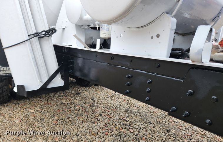 image for item JB9601 2000 Sterling L9500  ready mix truck