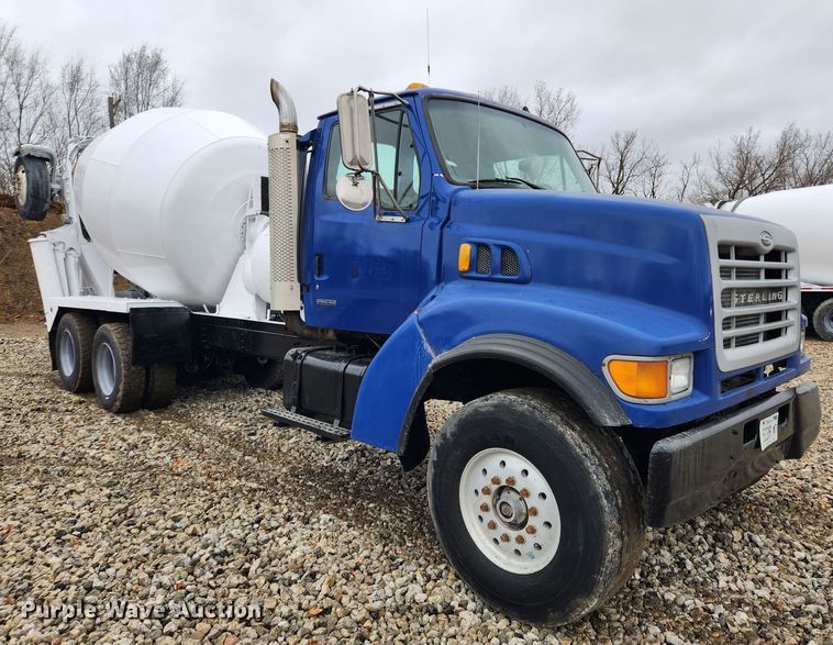 image for item JB9602 2000 Sterling L9500  ready mix truck