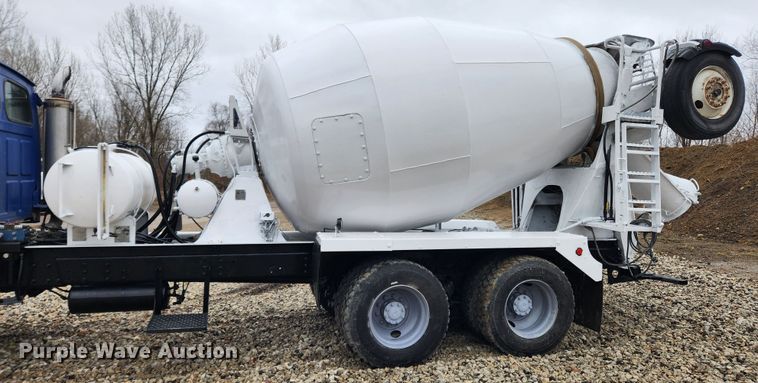 image for item JB9602 2000 Sterling L9500  ready mix truck