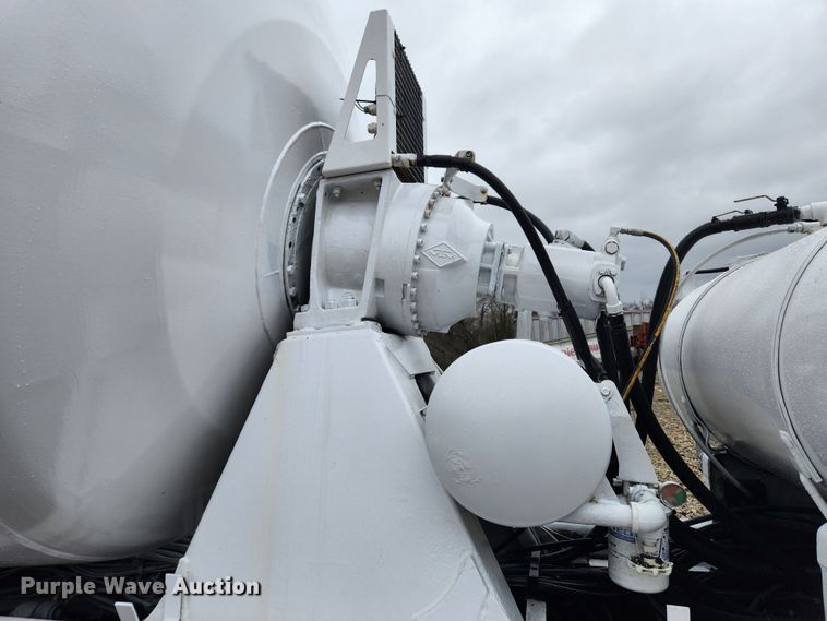 image for item JB9602 2000 Sterling L9500  ready mix truck