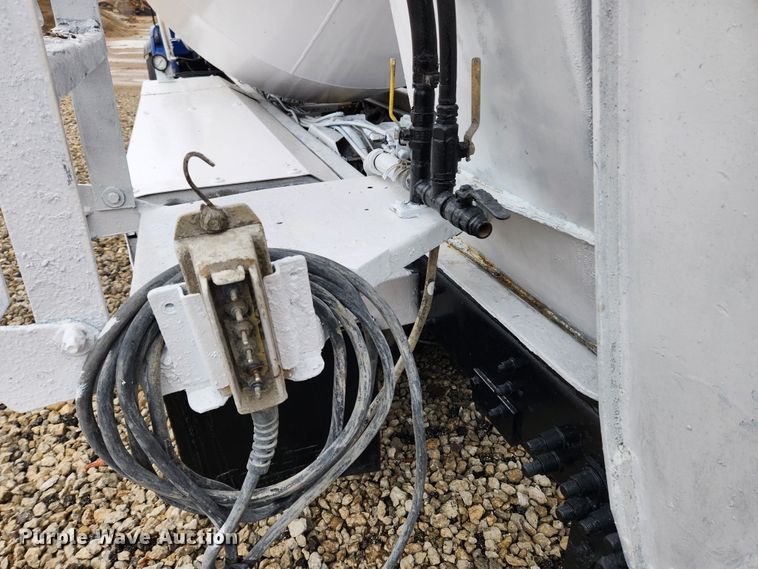 image for item JB9602 2000 Sterling L9500  ready mix truck