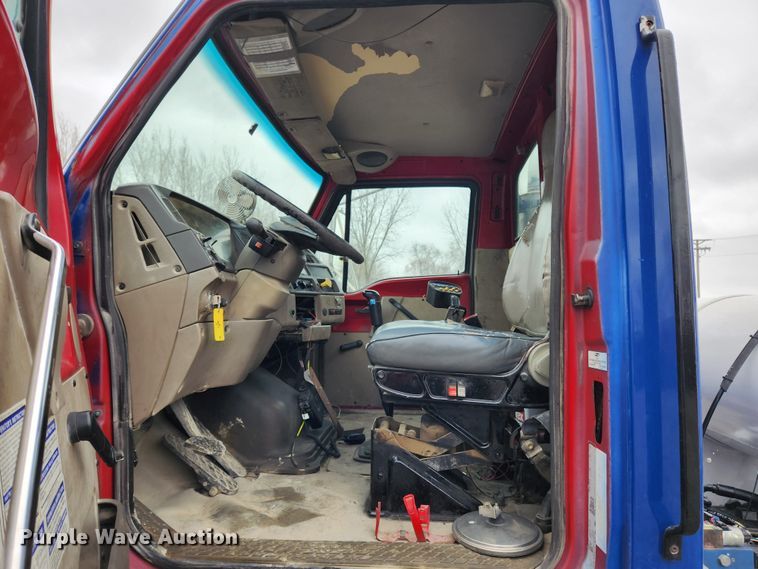 image for item JB9602 2000 Sterling L9500  ready mix truck